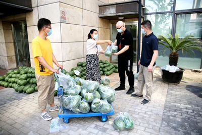 【關(guān)愛員工】送清涼!公司工會為你解暑降溫.jpg